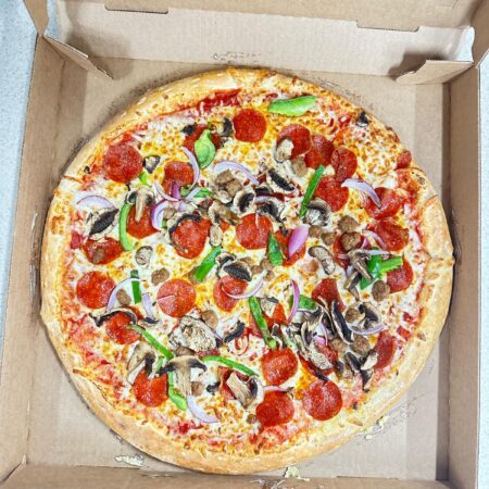 classic deluxe pizza